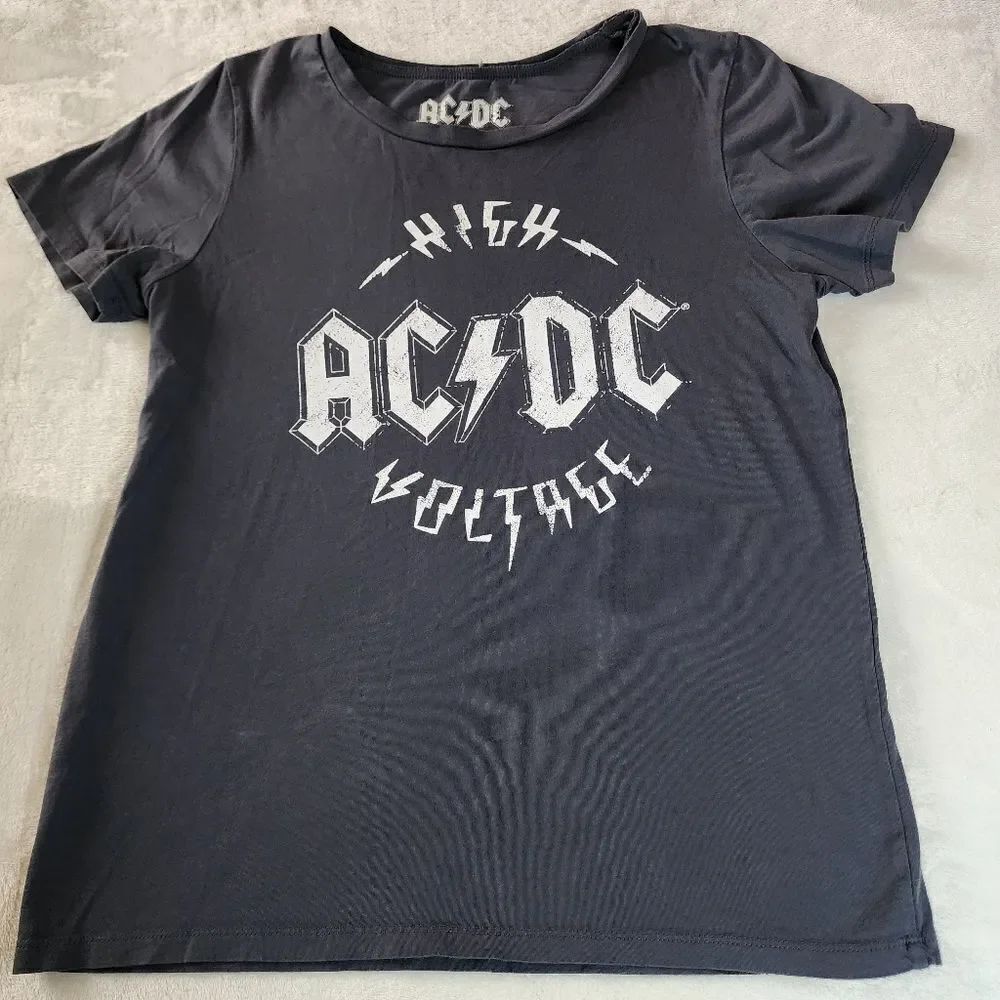 AC/DC Gray With White Graphic Tshirt Size Small
